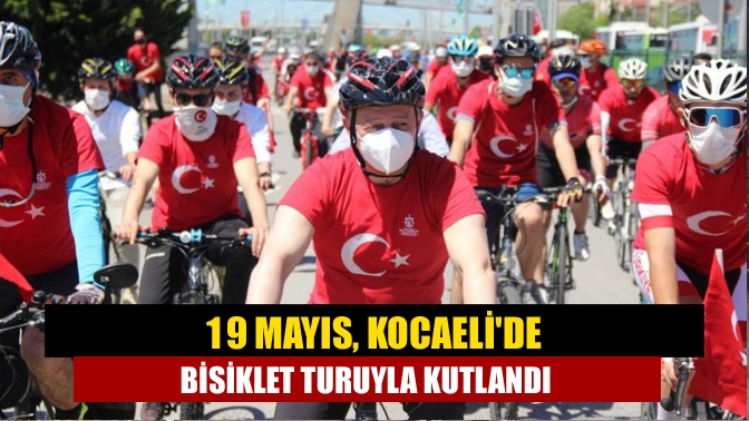 Pedallar 19 Mayıs için çevrildi: Bisikletle kenti turlayan Büyükakına yüzlerce kişi eşlik etti