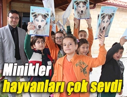 Minikler hayvanları çok sevdi