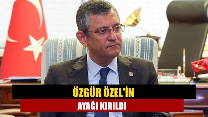 Özgür Özelin ayağı kırıldı