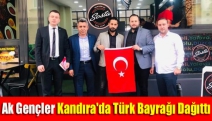 Ak Gençler Kandıra'da Türk Bayrağı dağıttı