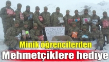 Minik öğrencilerden Mehmetçiklere hediye