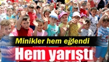 Minikler hem eğlendi hem yarıştı