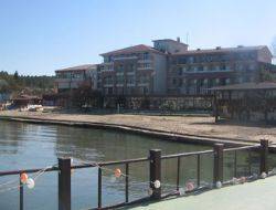 Nikomedya Club’un İskelesi De Yıkılacak Büyükşehir önümüzdeki günlerde Kerpe'de bulunan Otel Nikomedya'nın  iskele ve