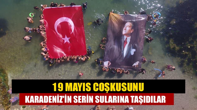 Kandıra'da denize dalan dalış okulu üyeleri, Kerpe sahilinde deniz üstünde