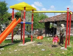 Kocaeli Büyükşehir Belediyesi, Kandıra’nın Lokmanlı Köyü’ne parke ve bordür döşedi