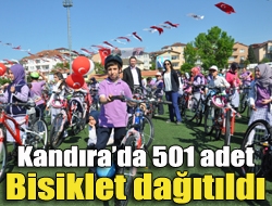 Kandıra Belediyesi ve İzmit Belediyesi'nin ortaklaşa düzenlediği bisiklet dağıtım töreninde