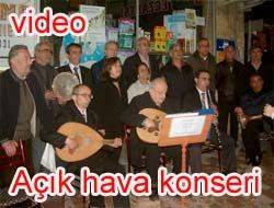 Kandıra’da Açık hava konseri Kandıra Belediyesi ile Kandıra Musiki ve Tiyatro Derneğinin ortaklaşa düzenlediği