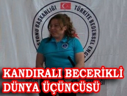 Kocaeli Büyükşehir Kağıtspor Engelli Halter‘de 52 Kiloda yarışan Özlem Becerikli