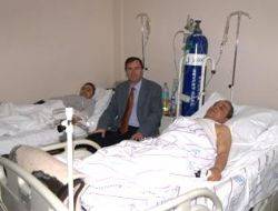 Başkan Öğren Hasta Ziyaretinde Geçtiğimiz hafta sonu Kandıra Akbal oturan Uzan Ailesi Çayırova'daki nişan