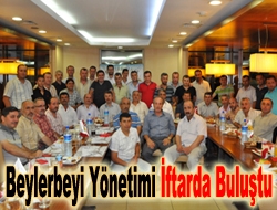 Kandıranın Beylerbeyi Köyü Derneği yönetim kurulu önceki akşam Hoşgör Pastanesi'nde