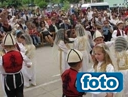Tasvire Hurşit Güneş İ.Ö.O Yıl Sonu Şenliği Kandıra Tasvire Hurşit Güneş İlköğretim Okulu anasınıfı öğrencileri, yıl sonunun