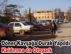 Döner kavşağa durak, kaldırıma ise otopark yapan Kandıra Belediyesi yine