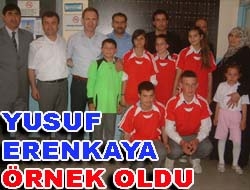 İş adamı Yusuf Erenkaya, Kandıra Mehmet Akif Ersoy İlköğretim Okuluna,