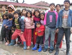 Suçları çingene olmak mı? Kandıra Akçakayran Mahallesi’nde yaşayan Çingene vatandaşlar, “Tek suçumuz Çingene olmak