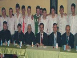 Kandıra Beylerbeyi köyü asker adaylarından eğlence Beylerbeyi Köyü'nden11 asker adayları Kandıra Turan Güneş kültür salonunda sevdikleriyle