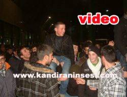 Kandıra’dan 418 genç törenle askerimizi uğurlandı Kandıralılar 418'e yakın askeri önceki akşam Kocaeli terminalinden vatani görevini