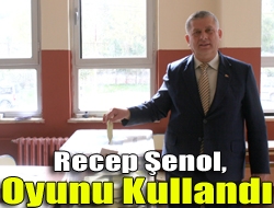 CHP Kandıra İlçe Başkanı Recep Şenol, Anadolu Lisesinde oyunu kullandı.