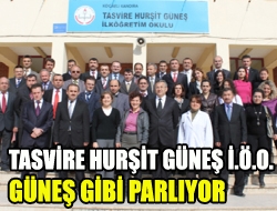 Tasvire Hurşit Güneş İ.Ö.O. açıldığı yıl 1.Sınıf olarak kaydettiği öğrencilerini