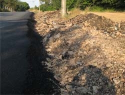 Kandıra Kerpe Kumcağız arasındaki yolar Büyükşehir Belediye tarafından yaptırılırken kazılan