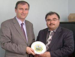 Kandıralıların seri ziyaretleri sürüyor Kocaeli Kandıralılar Derneği İlçemizde bir dizi ziyarette bulundu. Başta Kandıra