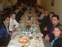 Eğitim-Bir-Sen Kandıra Temsilcisi İsmail Birdane ve yöneticilerin organize ettiği yemekli