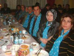 DSP’den birlik ve beraberlik yemeği DSP Belediye Başkan adayı Abdulkadir Cesur, İlçe Başkanı Saim Uslu,