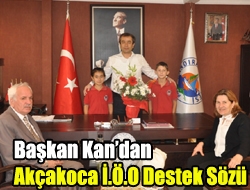 Akçakoca İlköğretim Okulu öğrencilerini ağırlayan Kandıra Belediye Başkanı Cengiz Kan,