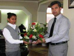 Kız Futbol takımı öğrencilerinden Kandıra Kaymakamı’na ziyaret Kandıra ATL Metem Lisesi kızlar futbol takımı öğrencileri, beden eğitimi