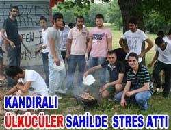 Kandıralı ülkücüler sahilde stres attı Sınavlardan dolayı stres atmak isteyen Kandıralı Ülkücüler, Seyrek Sahili’ne giderek