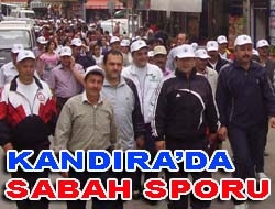Kandıralılar, Belediye tarafından düzenlenen sabah yürüyüşüne yoğun ilgi gösterdi. Saat