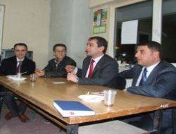 Akp Kandıra Belediye Başkan Adayı Cengiz Kan Belediye Konutları sakinleriyle yaptığı toplantıda Kandıra'nın imajını değiştireceklerini söyledi