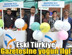 AK Parti Kandıra İlçe Gençlik Kolları, Cumhuriyet Caddesine stant kurarak,