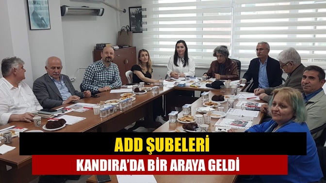 Atatürkçü Düşünce Derneği’nin (ADD) Kocaeli’de bulunana şubelerinin başkanları bir araya