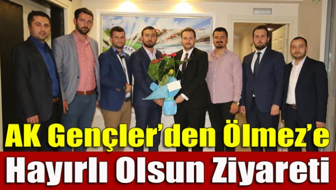 AK Parti Kocaeli İl Gençlik Kolları Başkanı Emre Kahraman ve