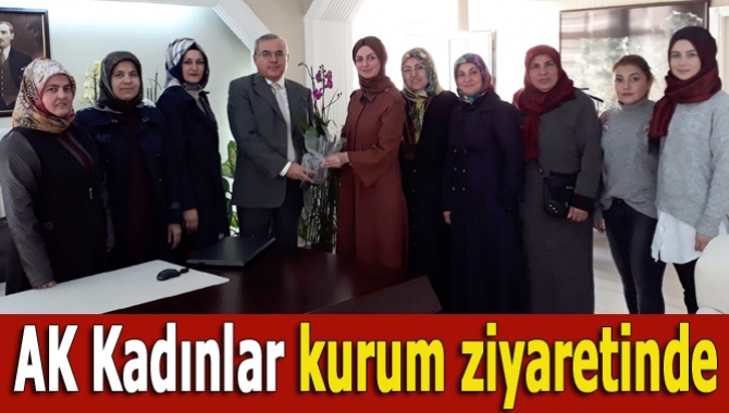 AK Parti Kandıra İlçe Kadın Kolları Başkanı Gülnur Bayram ve