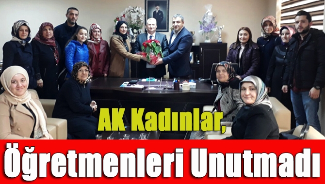 AK Parti Kandıra Kadın Kolları Başkanı Gülnur Bayram ve yönetimi,