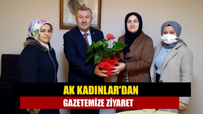 AK Parti Kandıra İlçe Kadın Kolları Başkanı Nilgün Gürcan ve