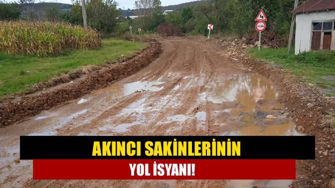 Kandıra’nın Akıncı Mahallesi’nde yarım kalan yol çalışması vatandaşı isyan ettirdi.