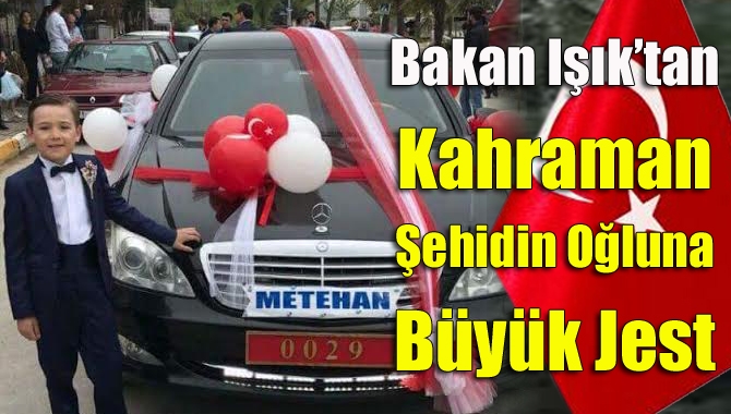 Milli Savunma Bakanı Fikri Işık ve Vali Hasan Basri 