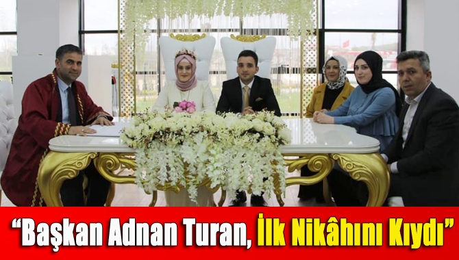 Kandıra Belediye Başkanı Adnan Turan, mazbatasını alarak göreve başlaması sonrasında