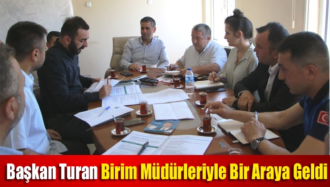 Kandıra Belediye Başkanı Adnan Turan, başkan yardımcısı ve birim müdürleriyle