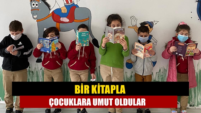 Kocaeli Üniversitesi öğrencilerinden Mine Yavuz ve Büşra Arslan, Kandıra başta