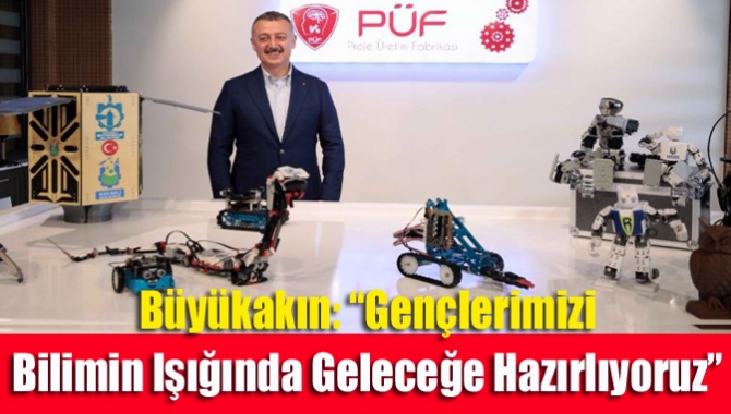 İzmit’in caddelerinde çocuklarla ve gençlerle yakından ilgilenen Başkan Büyükakın, “Çocuklarımızın