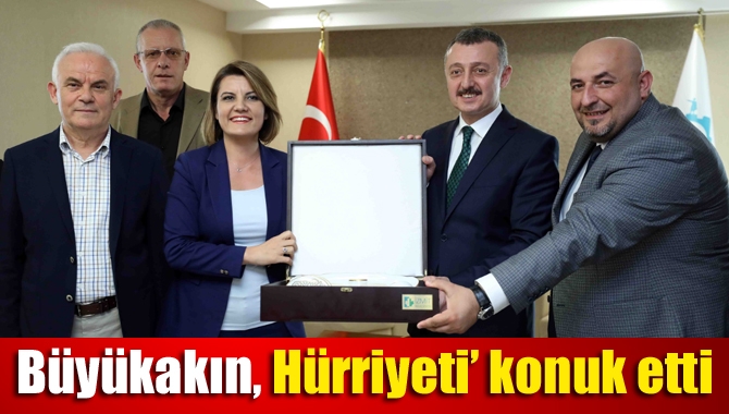 Başkan Büyükakın, İzmit Belediye Başkanı Fatma Kaplan Hürriyet’i makamında konuk