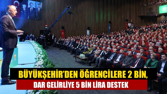 Kocaeli Büyükşehir Belediye Başkanı Tahir Büyükakın üniversite öğrencilerine 2 bin,