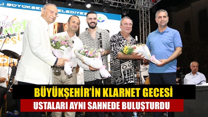 Türkan Kandıralı, Altan Gözetlik ve Ergün Şenlendirici’nin katıldığı gecede, Kandıra’nın