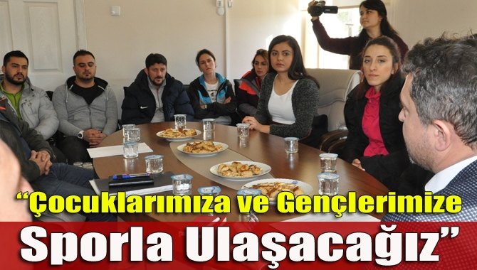 Şehit Binbaşı Yavuz Sonat Güzel Kapalı Spor Salonu’ndaki eğitimcilerle toplantı