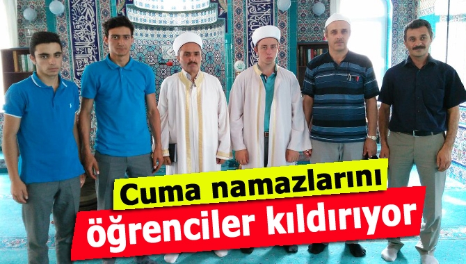 Kandıra Anadolu İmam Hatip Lisesi öğrencileri Cuma namazında ilçenin bazı
