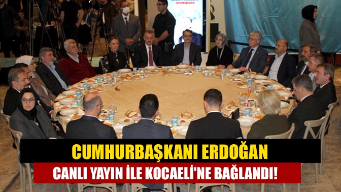 AK Parti İl Teşkilatı tarafından Uluslararası Kongre Merkezi'nde yapılan iftara