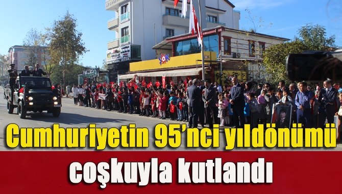 Türkiye Cumhuriyeti’nin 95’nci yıldönümü tüm yurtta olduğu gibi Kandıra’da da